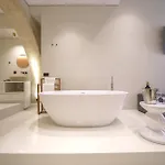 Amelia Luxury Old Town Apartment